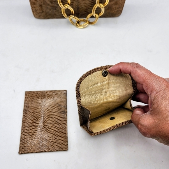 Vintage Accordion Tan Lizard Purse Secret Compartment With Extra Accessories. - Picture 12 of 16